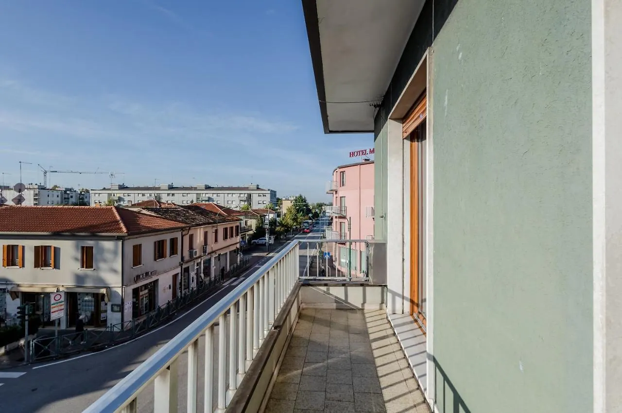 Zagar House-Venice Airport Close-By Apt W Parking Campalto Italy