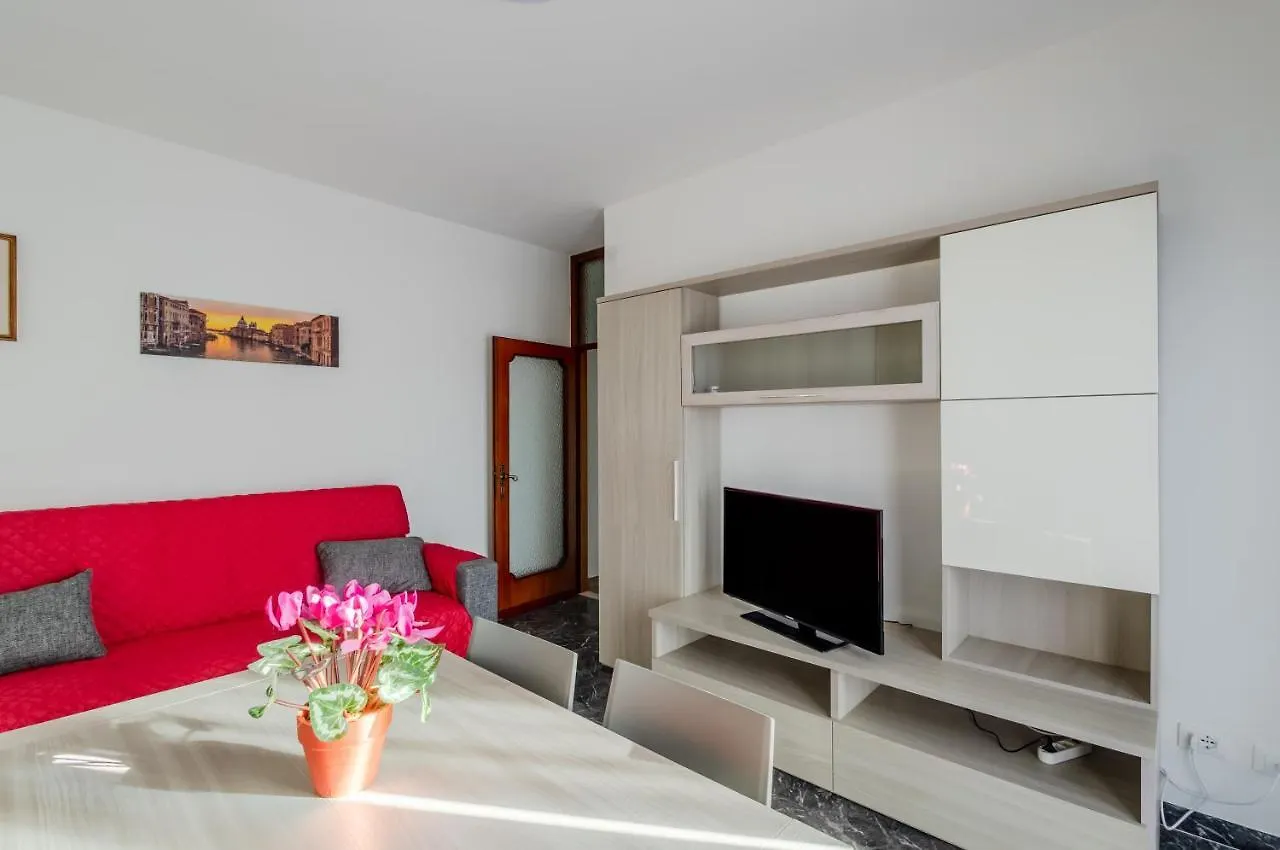 Zagar House-Venice Airport Close-By Apt W Parking Campalto 0*,  Italy